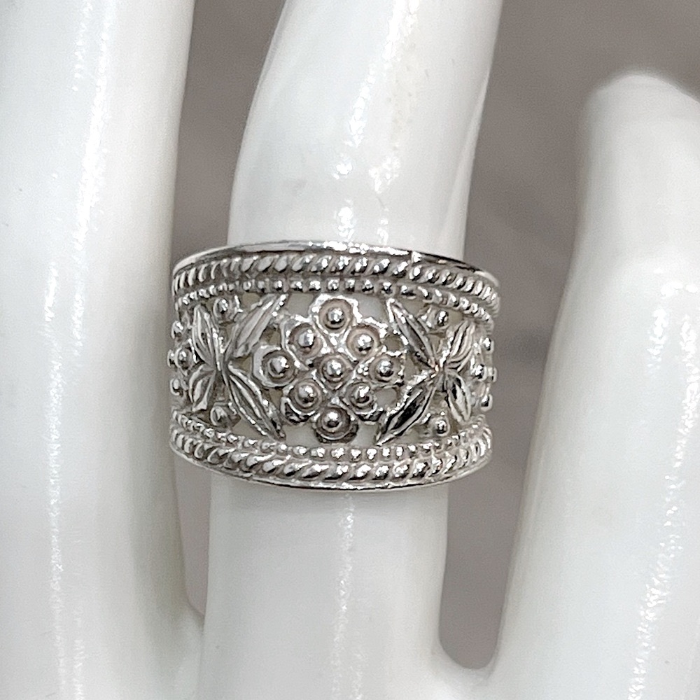 Sterling Silver Openwork Floral Band Ring - Picture 5 of 8